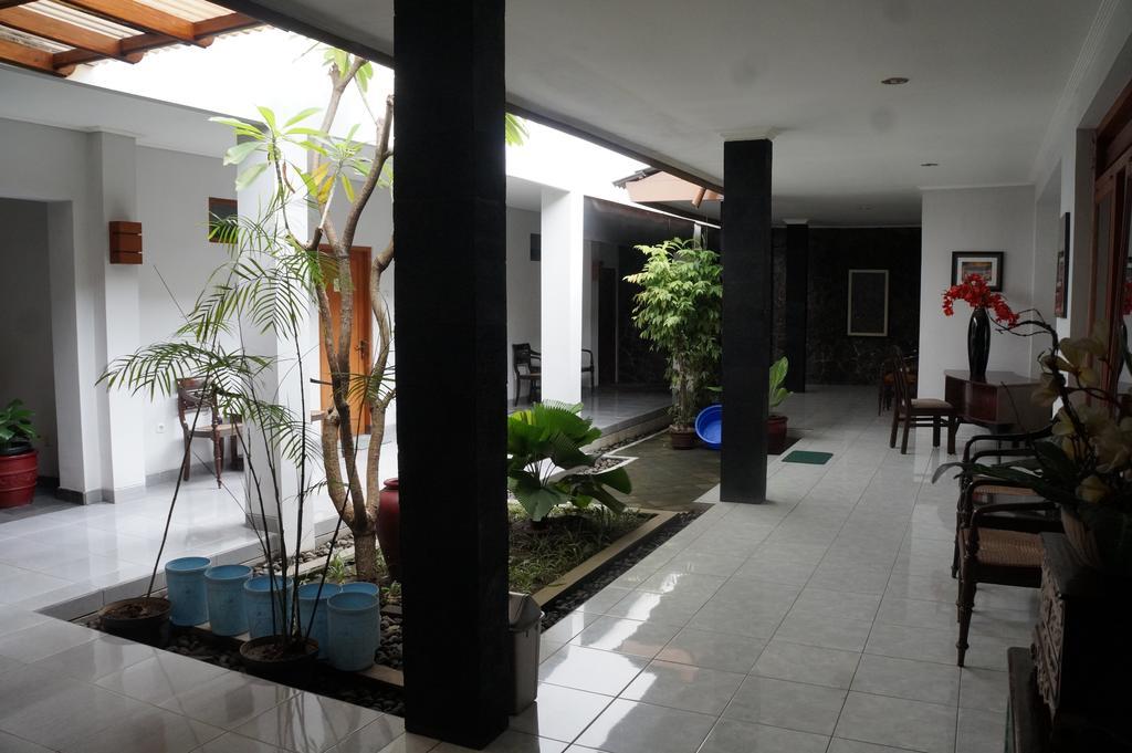 Hotel Kirana Yogyakarta Kültér fotó