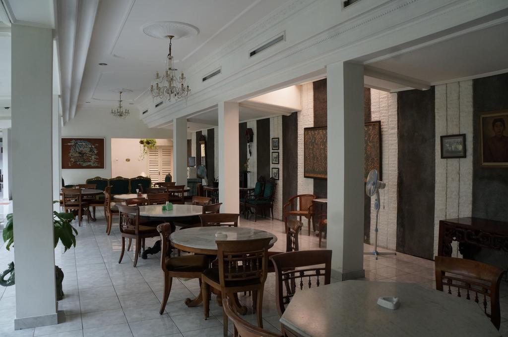 Hotel Kirana Yogyakarta Kültér fotó