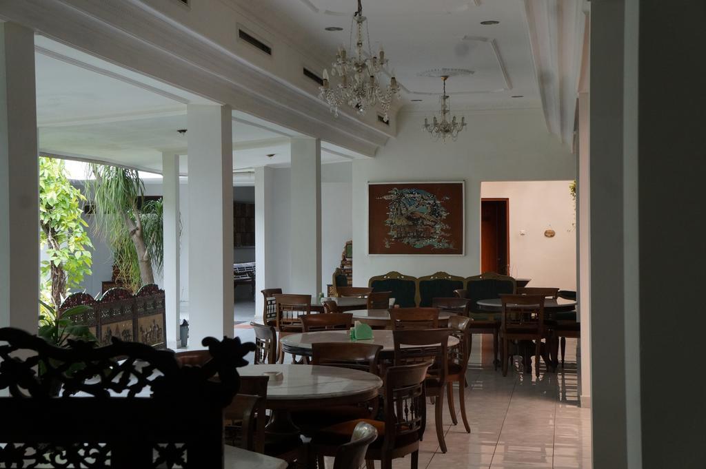 Hotel Kirana Yogyakarta Kültér fotó