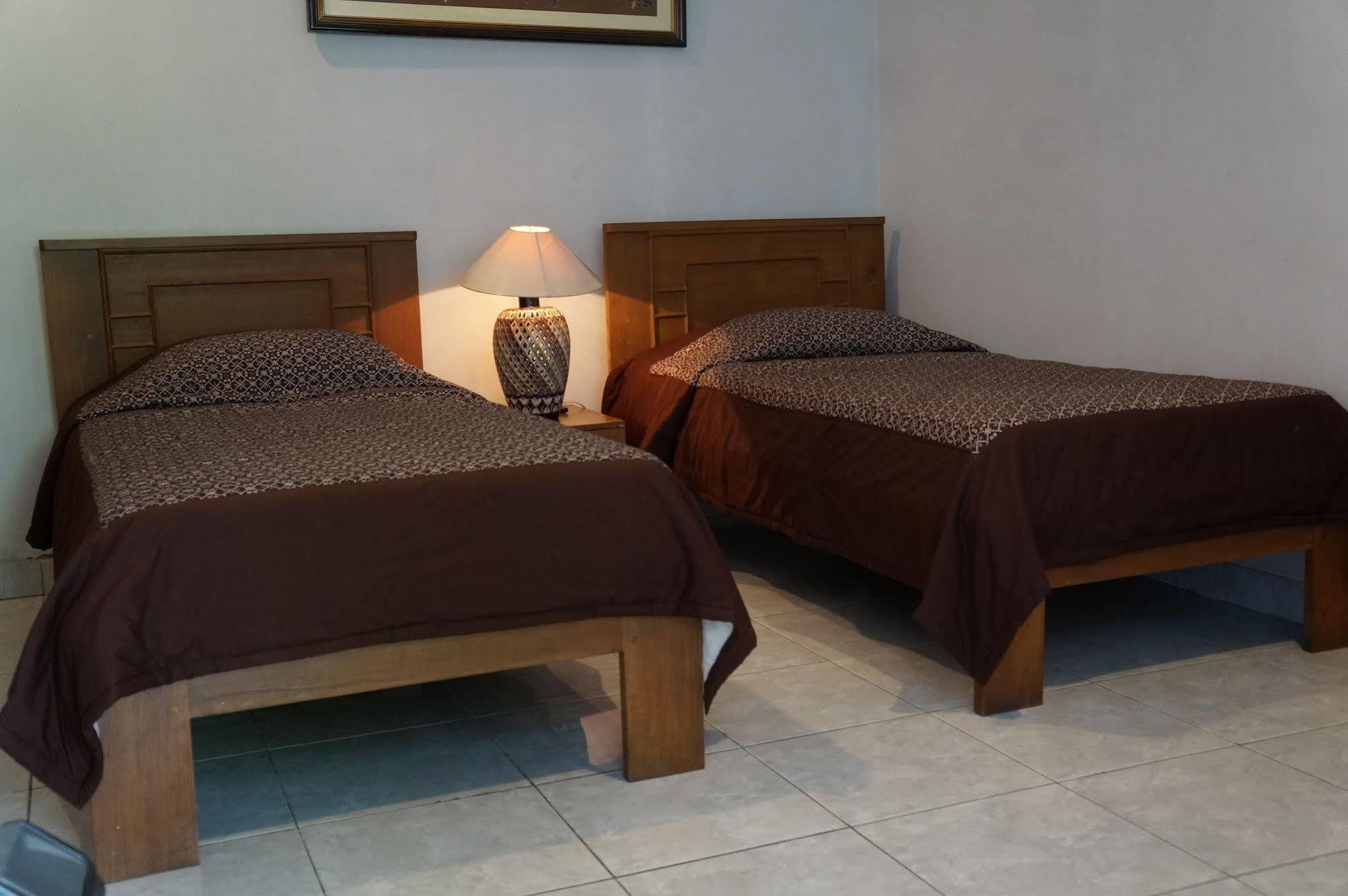 Hotel Kirana Yogyakarta Kültér fotó